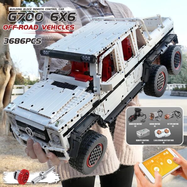 Mould-King-13061-High-Tech-APP-Motorized-G700-6×6-SUV-Truck-Vehicle-Building-Blocks-Bricks-Model.jpg_Q90.jpg_.webp-2.jpg